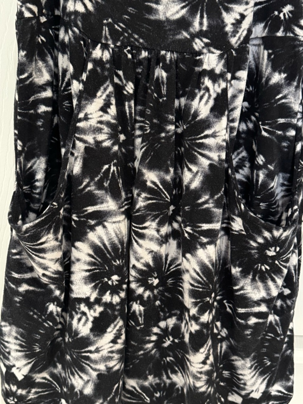 Portocruz Black & White Tie-Dye Dress With Pockets. - Picture 4 of 8